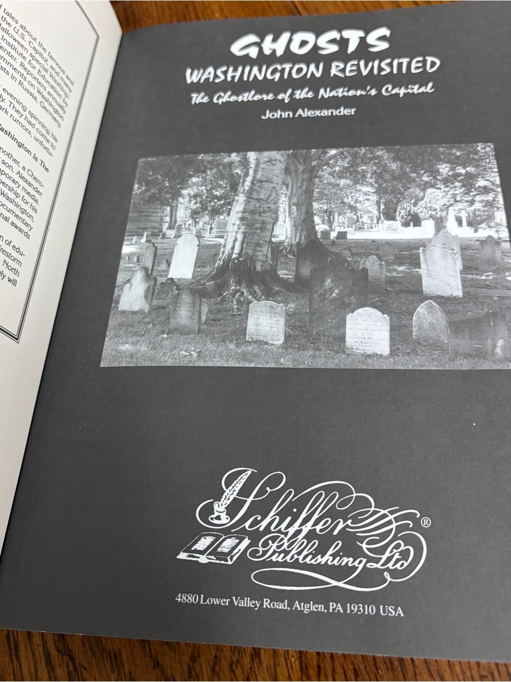 Lot of 2 Paranormal Books Zak Bagans Dark World Ghosts Washington Revisited - Picture 8 of 11